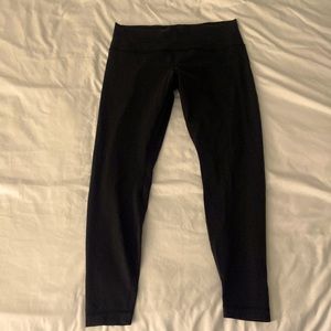 Like new Wunder Under Lululemon tights in Black!